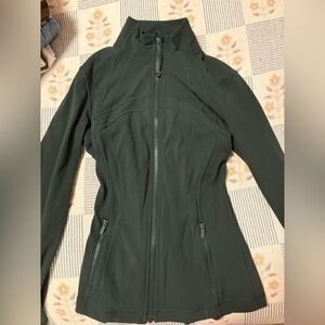 Lululemon define nulu zip up dark Green Jacket (worn once)